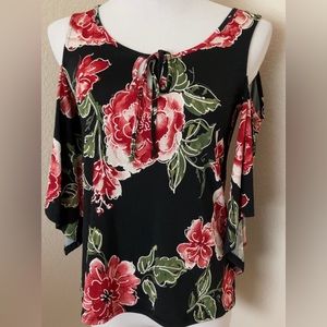 Floral blouse keyhole chest bell sleeves cold shoulders loose fit top black red